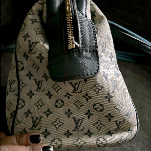 Gray small Louis Vuitton Handbag - Picture 4 of 10